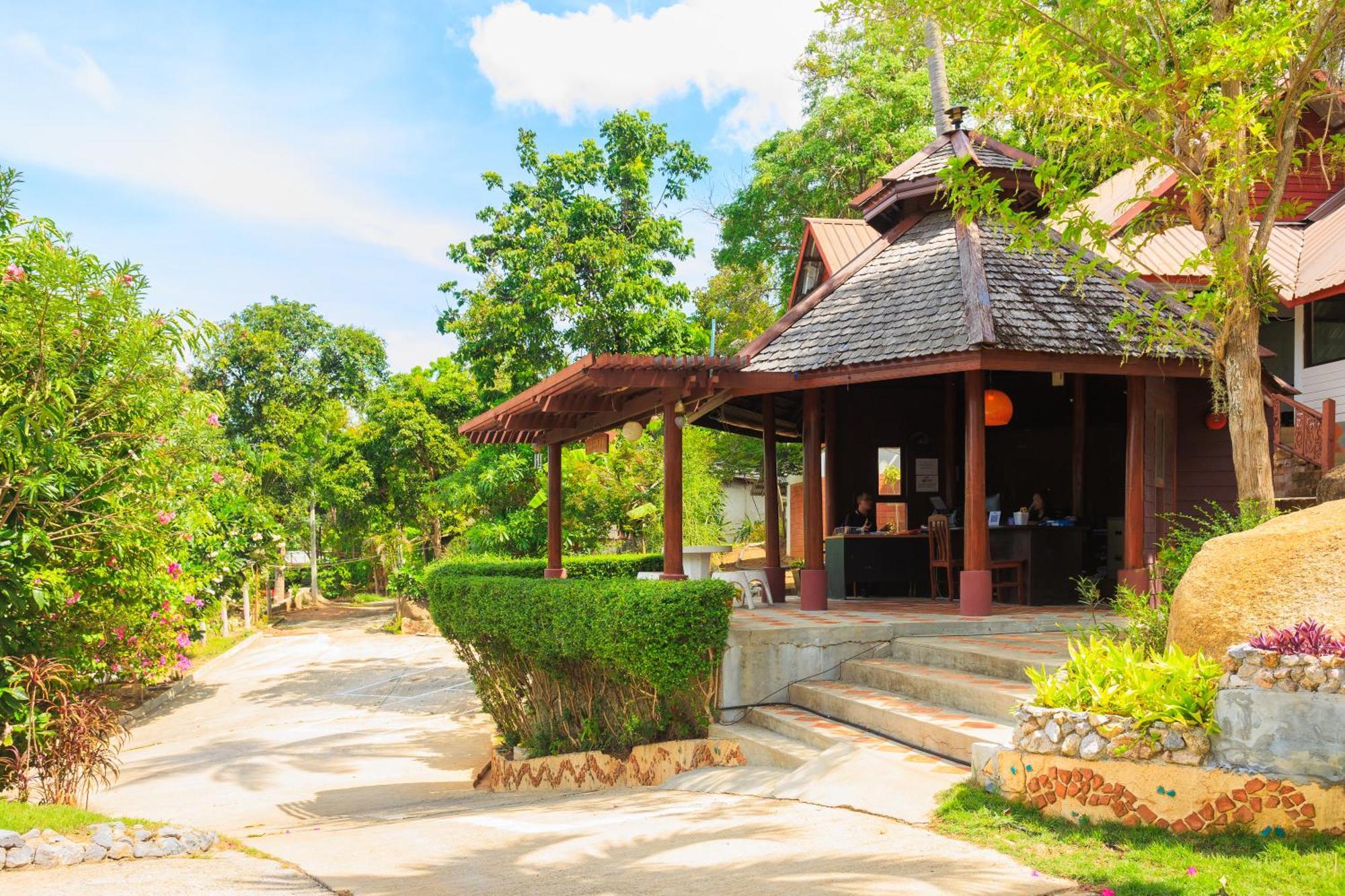 Апартаменты Samui Wooden Hill Ламаи-Бич Экстерьер фото